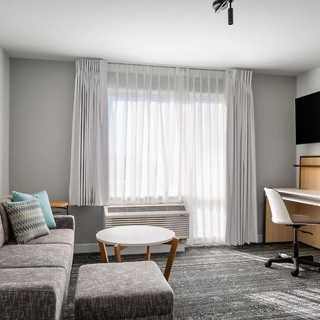Towneplace Suites By Marriott Iron Mountain Bagian luar foto