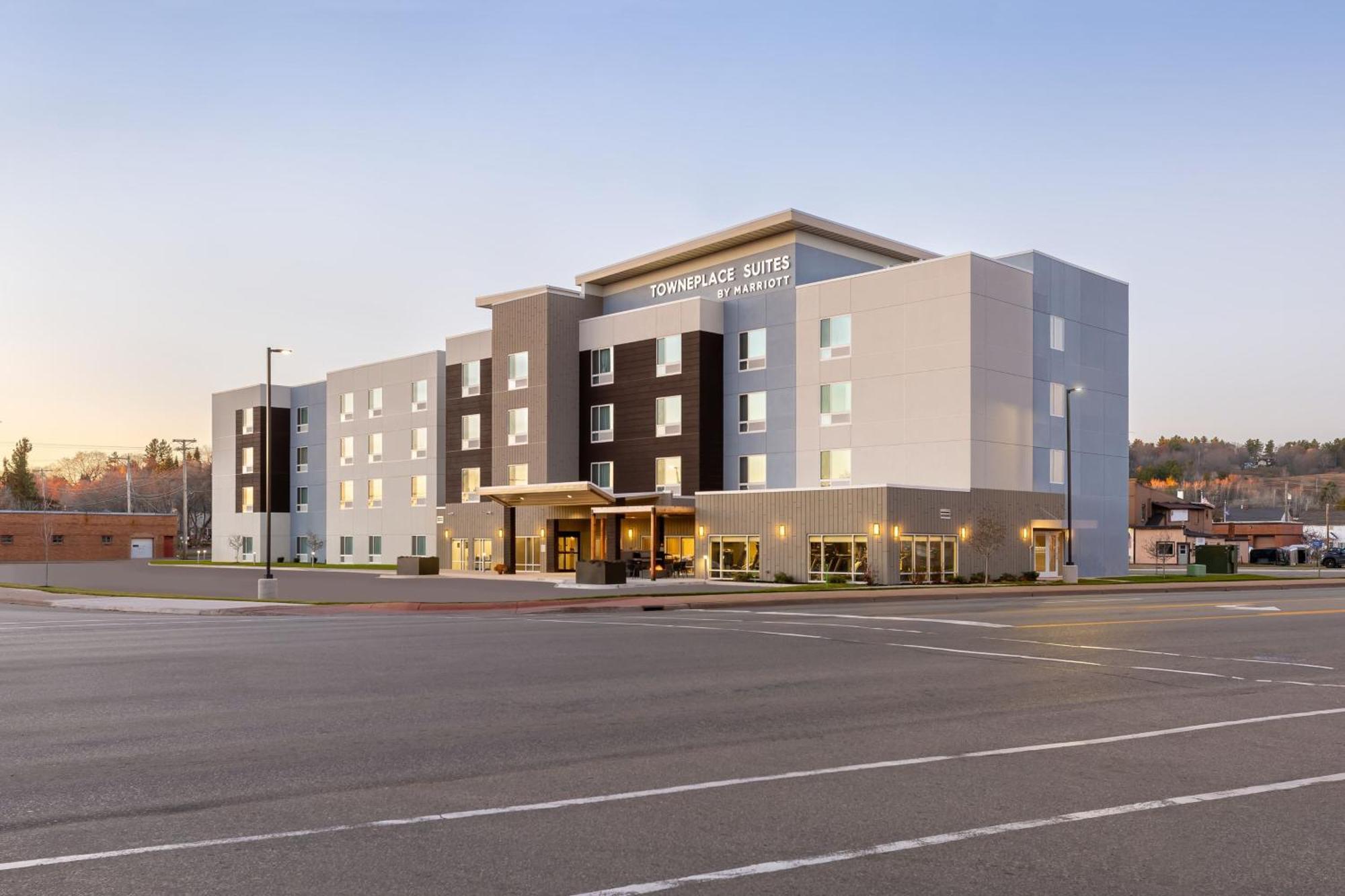 Towneplace Suites By Marriott Iron Mountain Bagian luar foto
