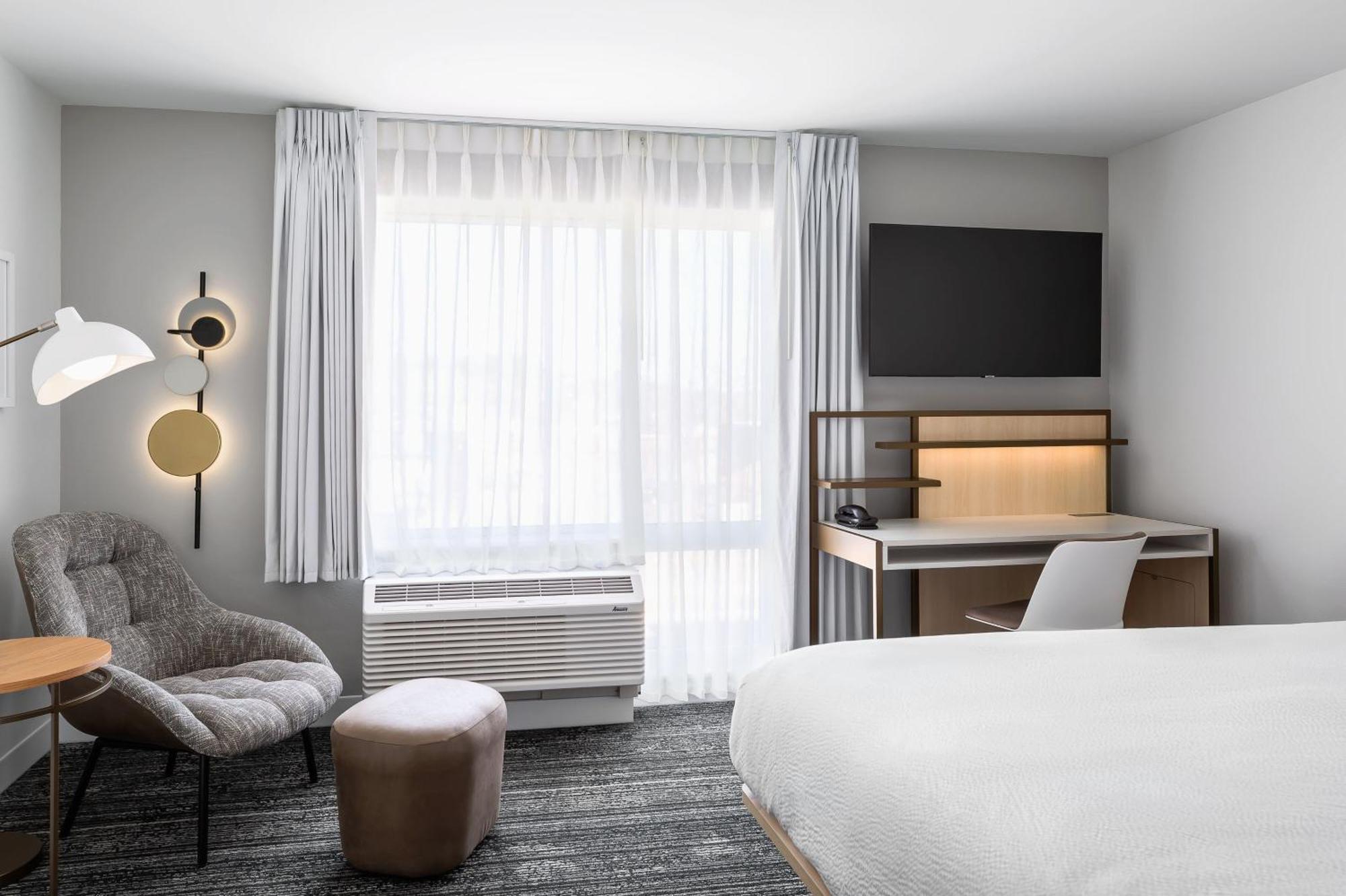Towneplace Suites By Marriott Iron Mountain Bagian luar foto