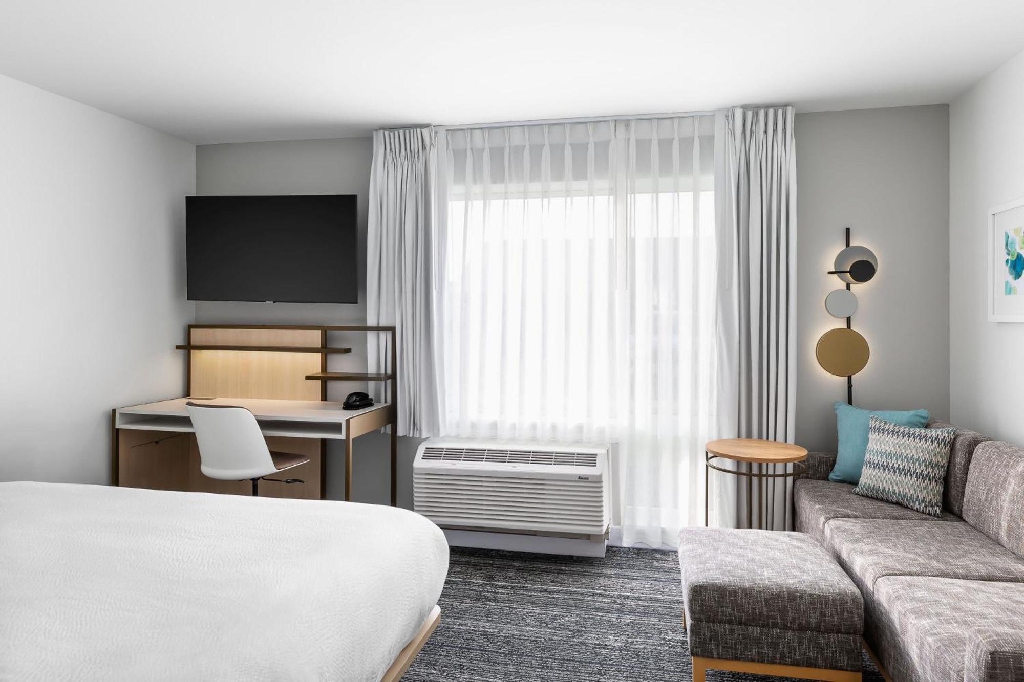 Towneplace Suites By Marriott Iron Mountain Bagian luar foto