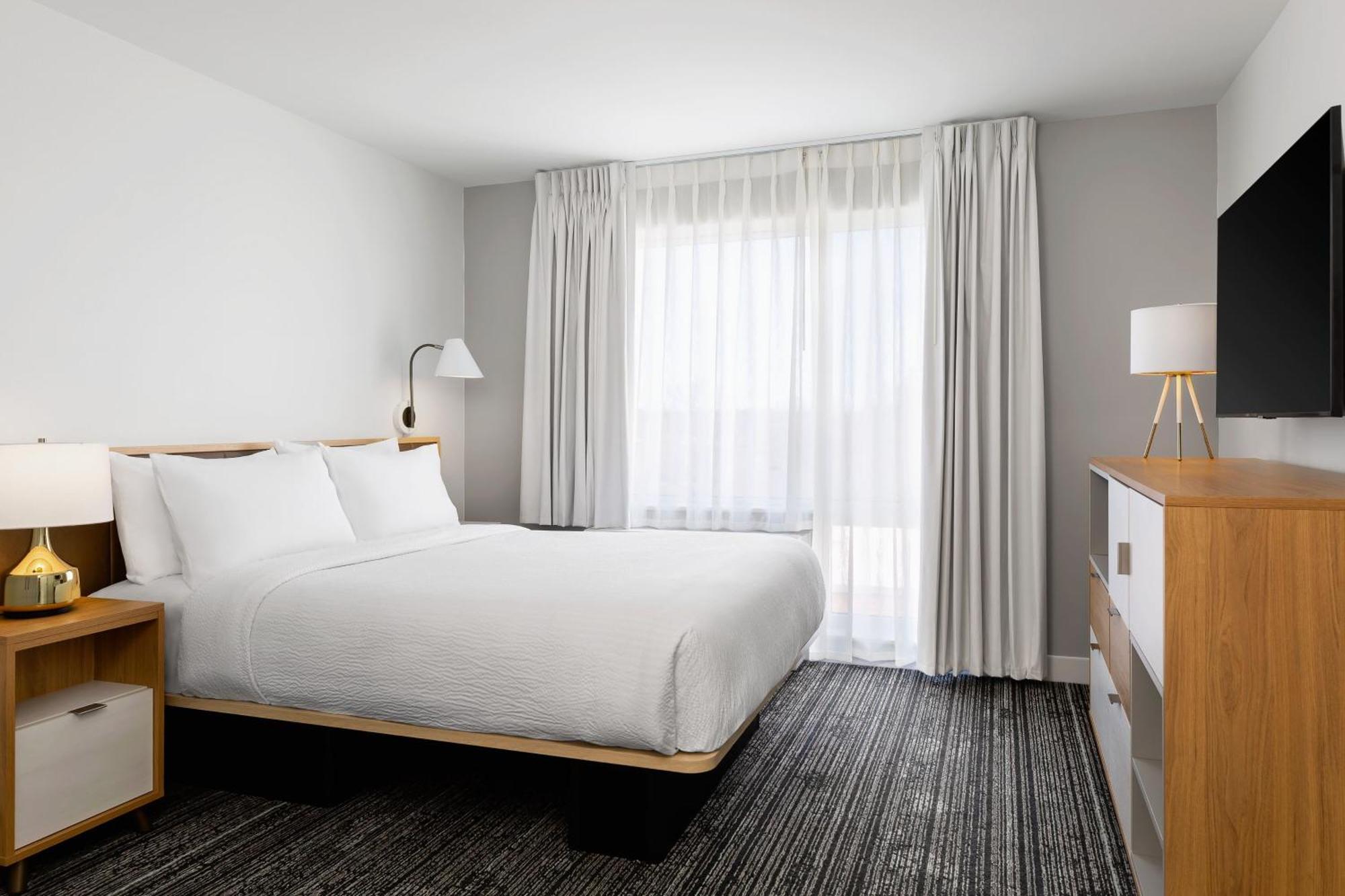 Towneplace Suites By Marriott Iron Mountain Bagian luar foto