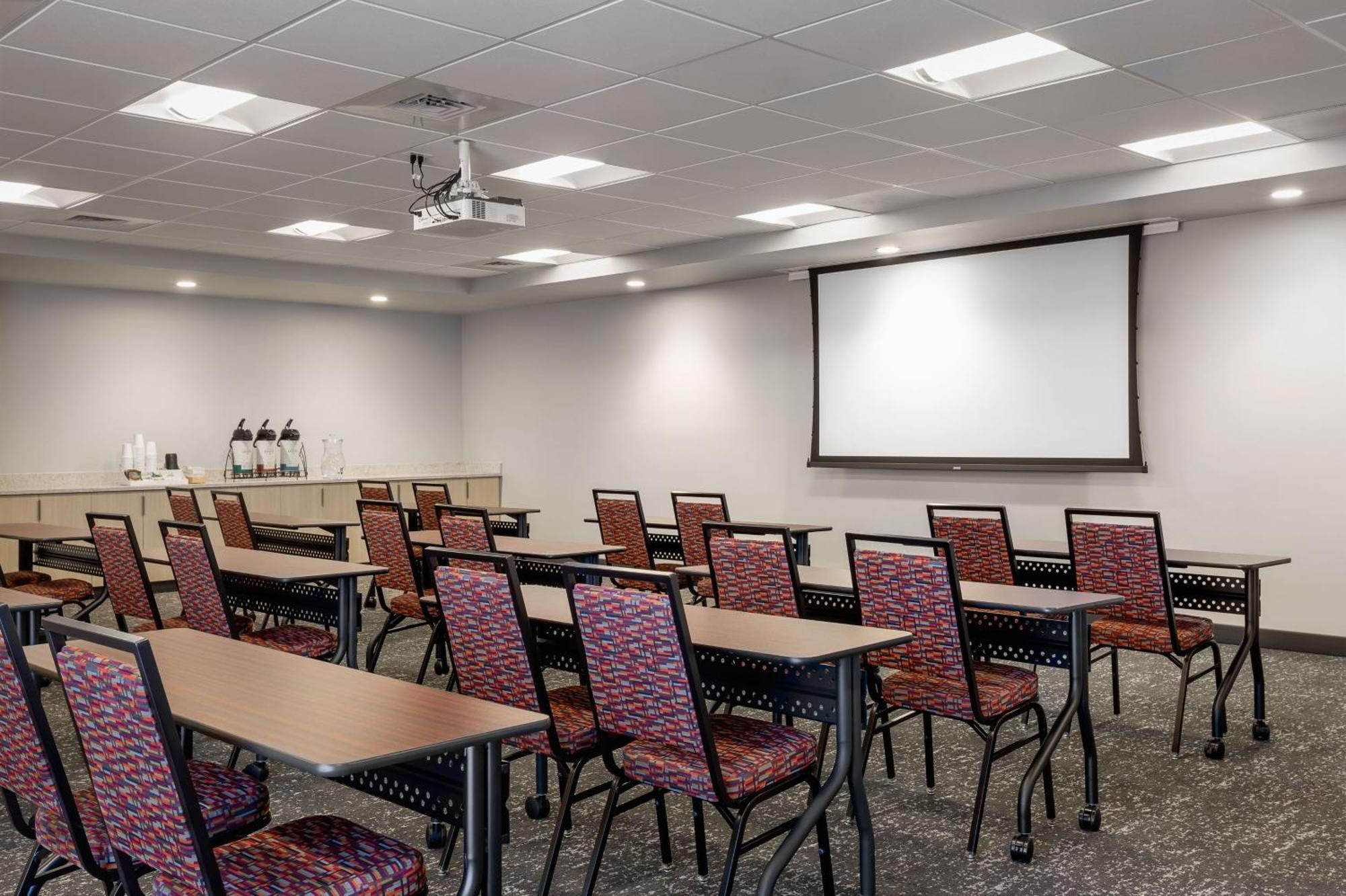 Towneplace Suites By Marriott Iron Mountain Bagian luar foto