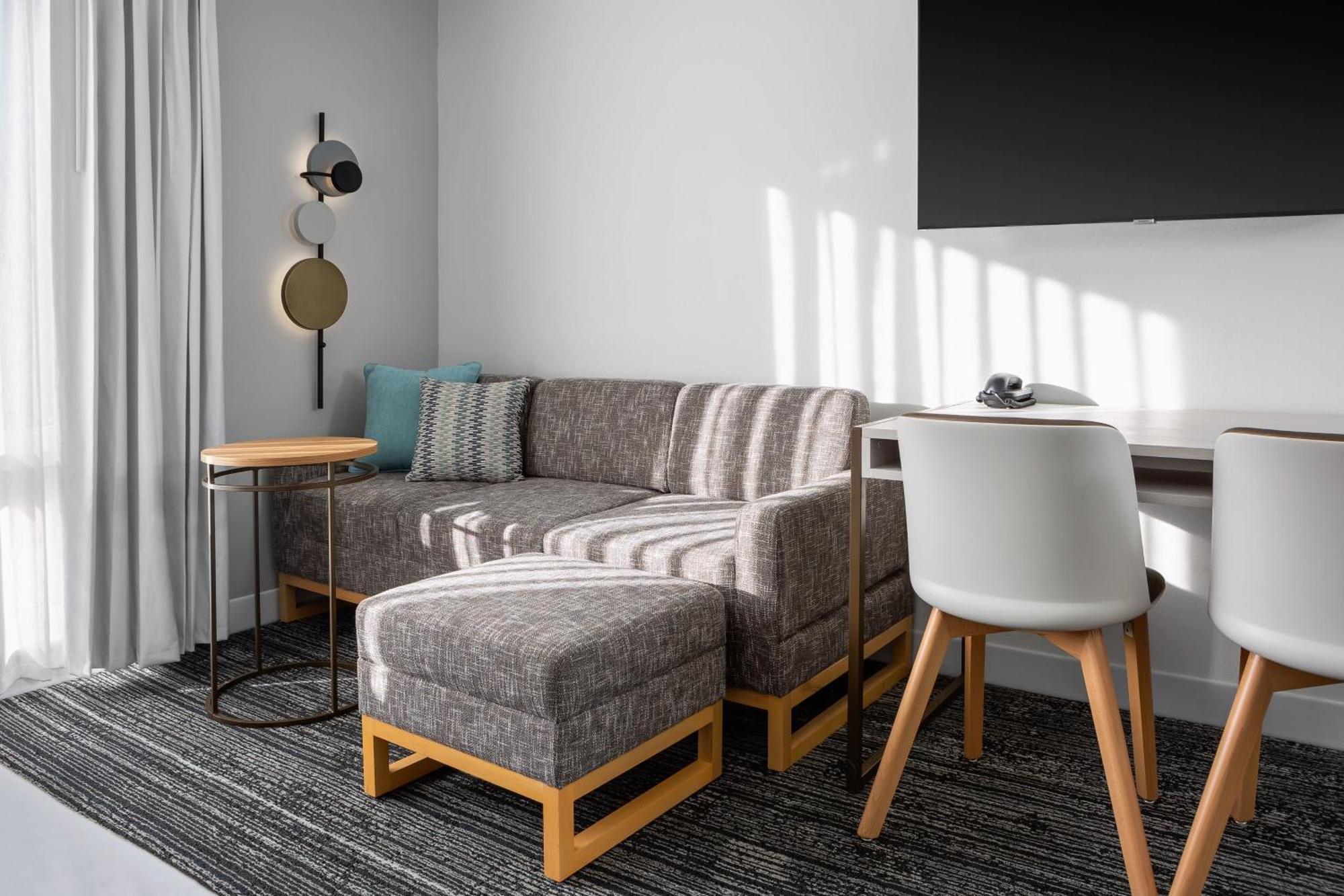 Towneplace Suites By Marriott Iron Mountain Bagian luar foto