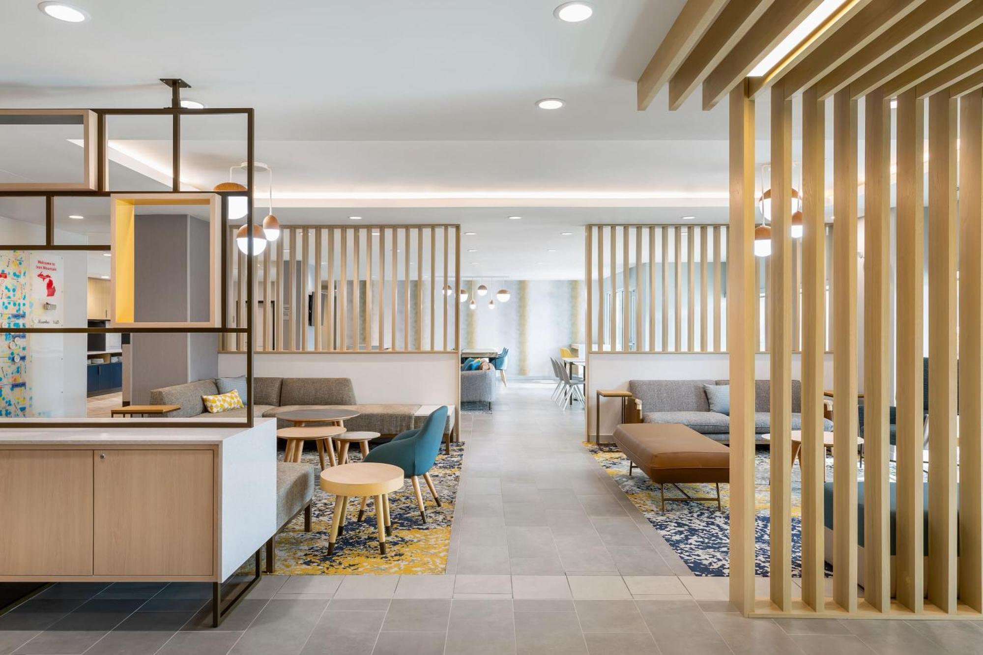 Towneplace Suites By Marriott Iron Mountain Bagian luar foto