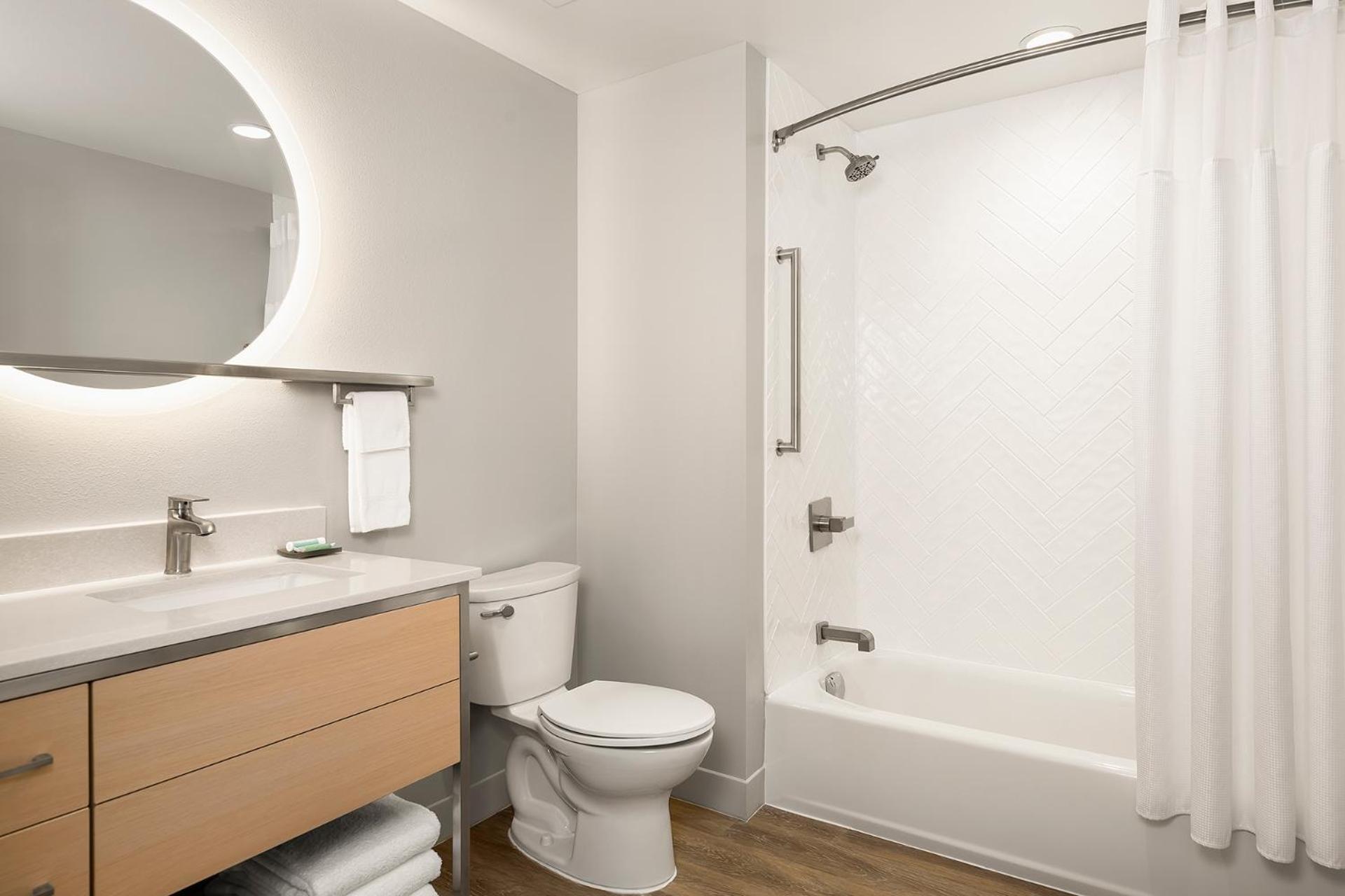 Towneplace Suites By Marriott Iron Mountain Bagian luar foto